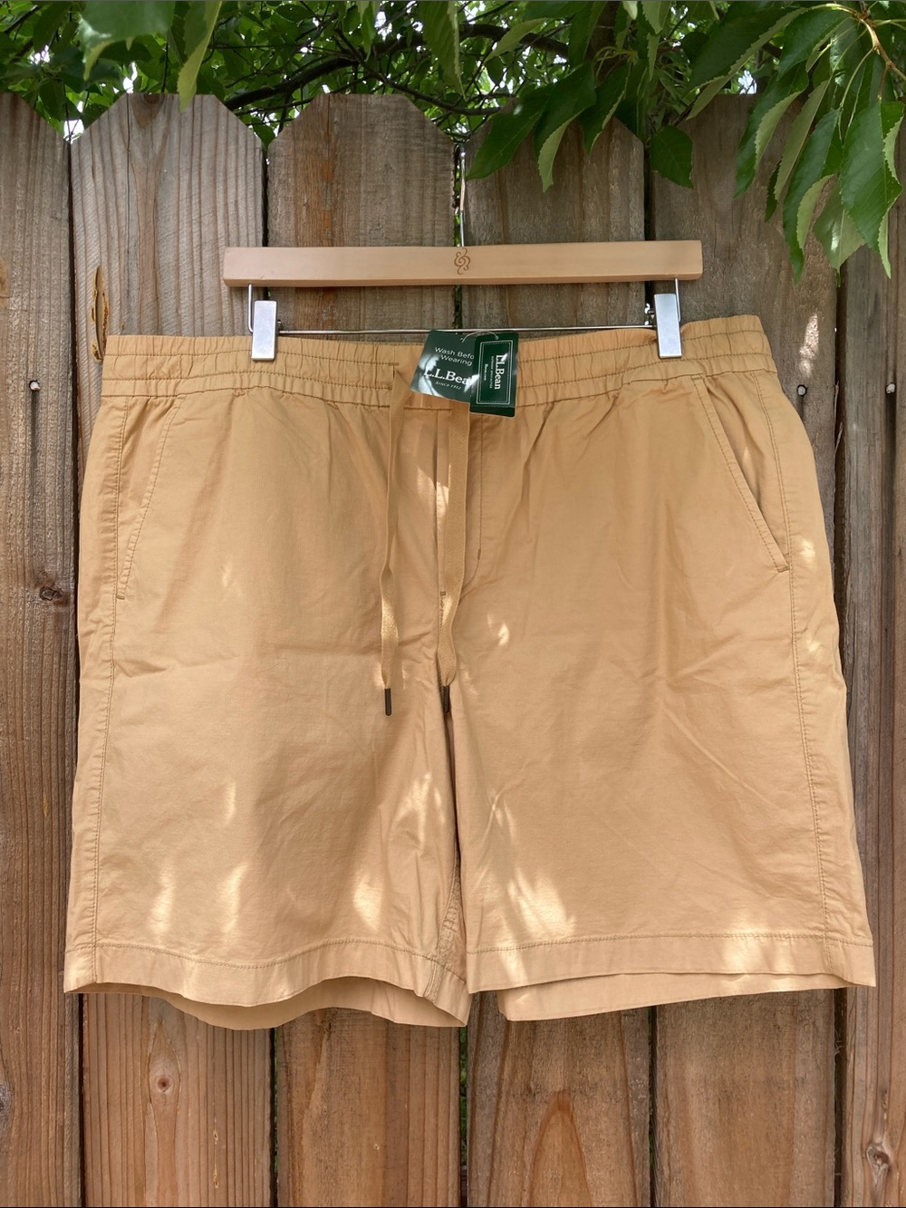 LL Bean Cotton Ripstop Pull-on Shorts, 4 Pockets, drawstrings/ Metal Logo Aglets